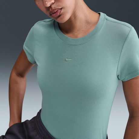 NIKE - Chill Knit MD Crop Kadın Tişört