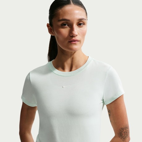 NIKE - Chill Knit Md Crop Kadın Tişört