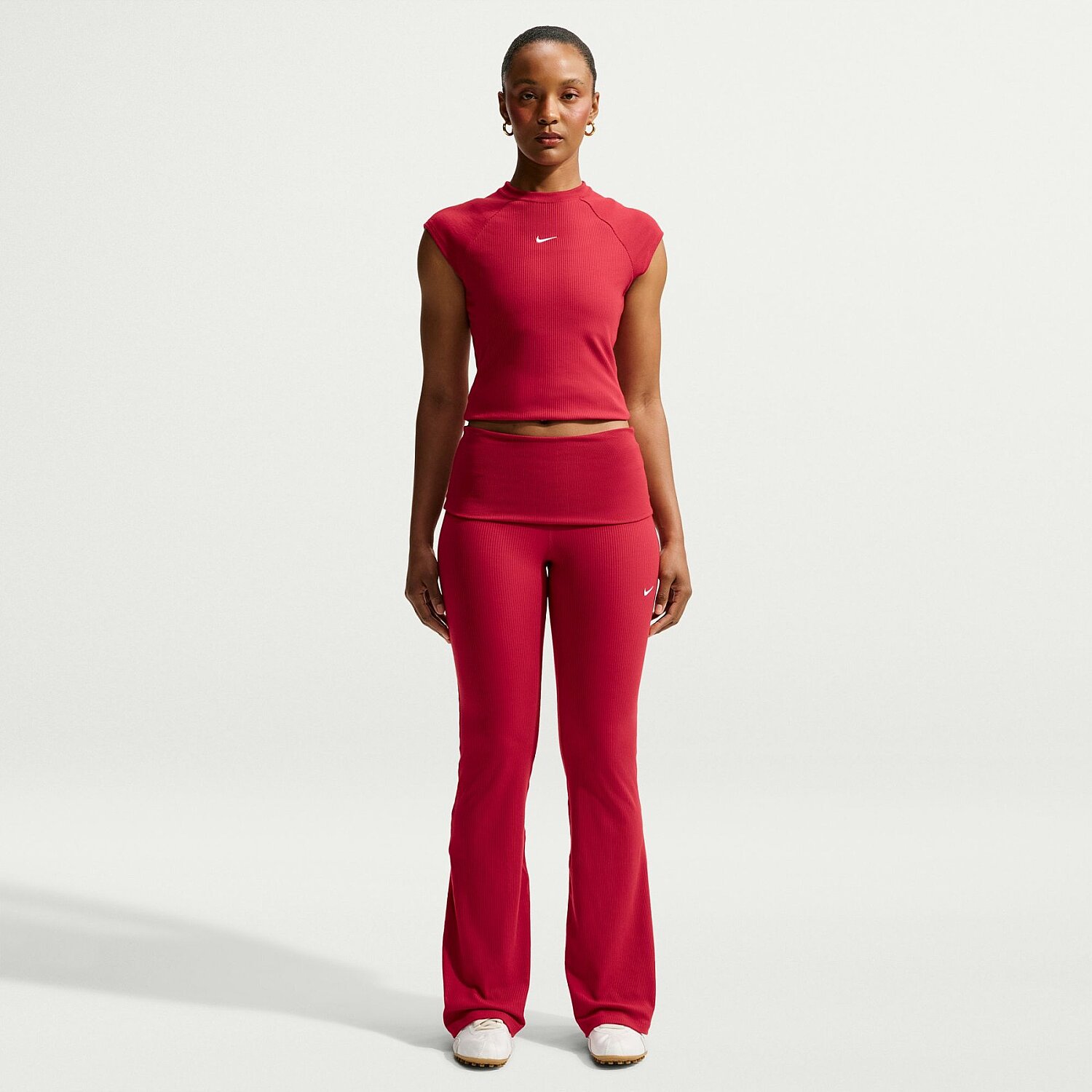 Женские спортивные штаны Nike Chill Knit Rib Pant
