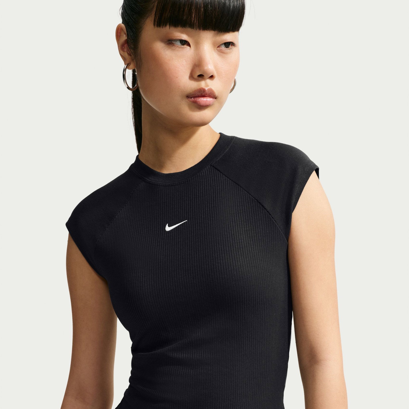 NIKE - Chill Knit Rib Ss Top Kadın Siyah Tişört