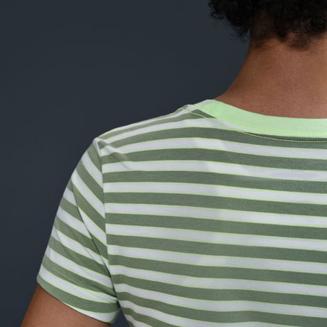 NIKE - Chill Knit Tee Kadın Tişört (1)
