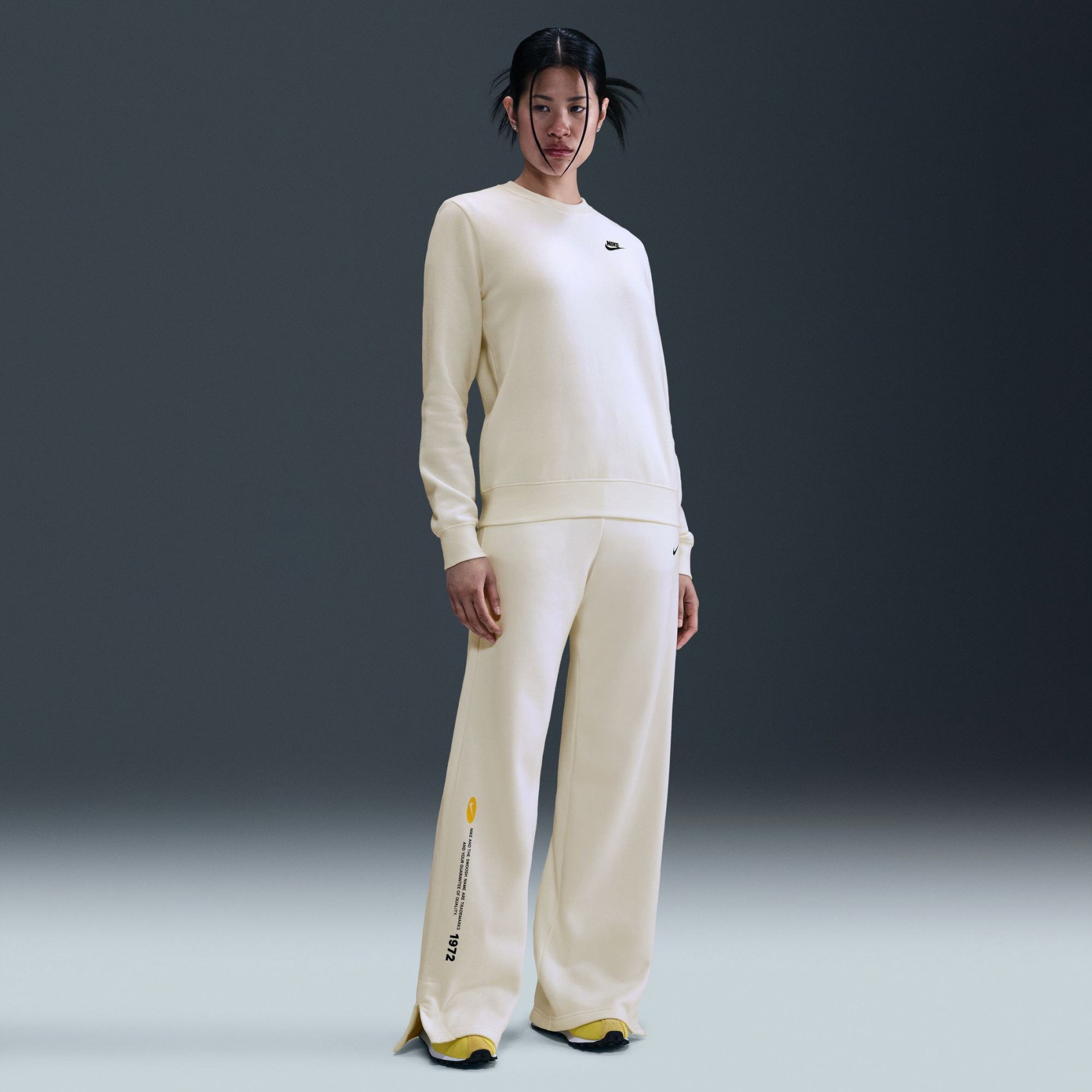 Nike Classic+ Wide Leg Kadın Bej Eşofman Altı IH8482-133