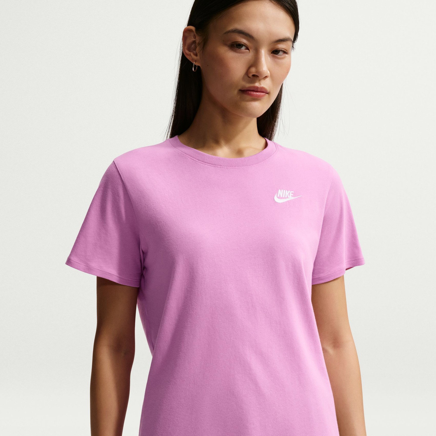 Nike Club Ss Tee Kadın Tişört DX7902-503