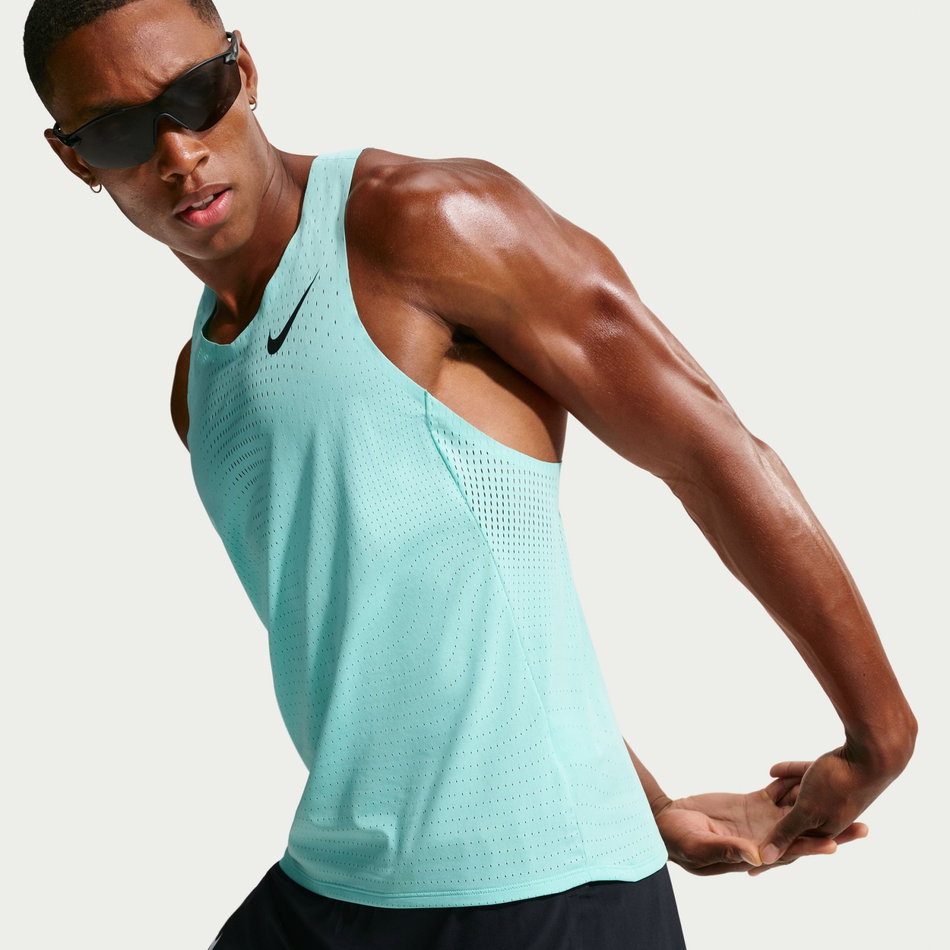 Dri-FIT ADV AeroSwift 4