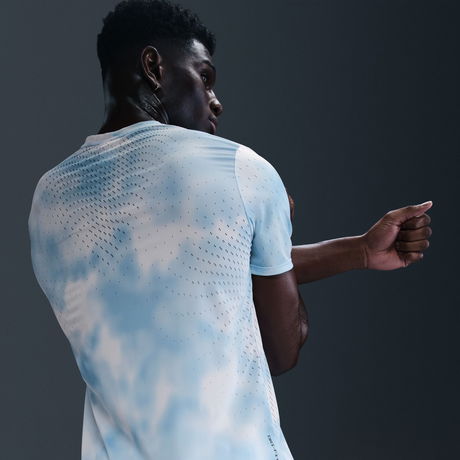 NIKE - Dri-FIT ADV Running Division Breathe SS Top Erkek Tişört (1)