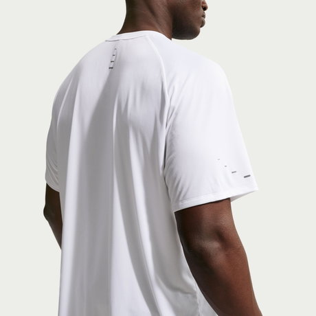 NIKE - Dri-FIT ADV Stride Ss Top Erkek Beyaz Tişört (1)