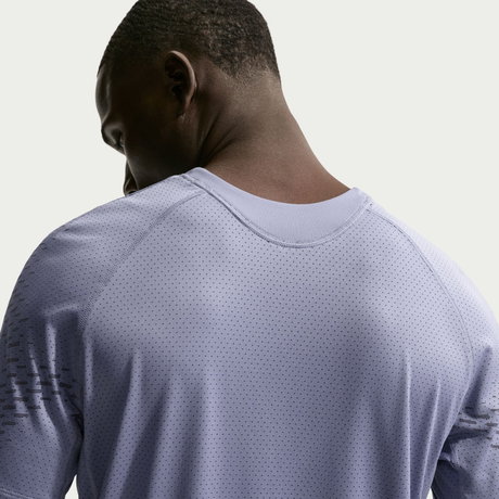 NIKE - Dri-FIT ADV Stride Ss Top Erkek Tişört (1)