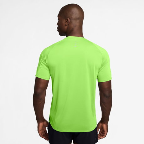 NIKE - Dri-FIT ADV Stride Ss Top Erkek Yeşil Tişört (1)