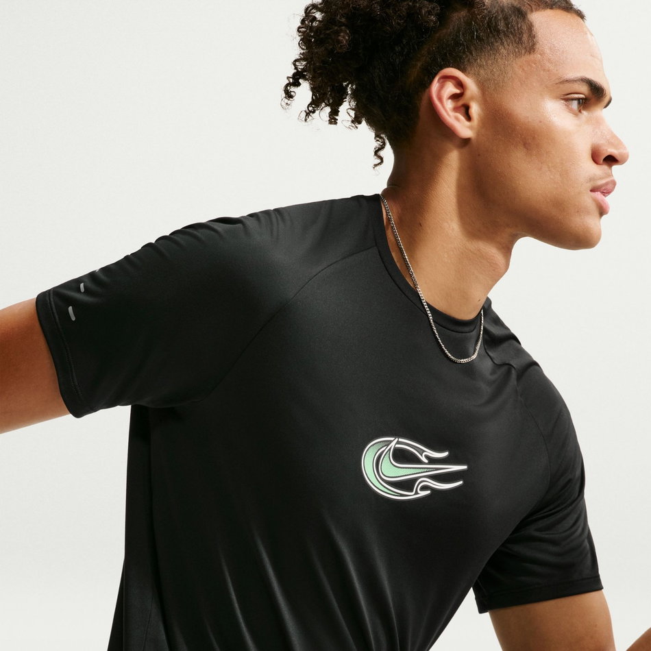 Dri-FIT ADV Stride Unstop Ss Top Erkek Siyah Tişört