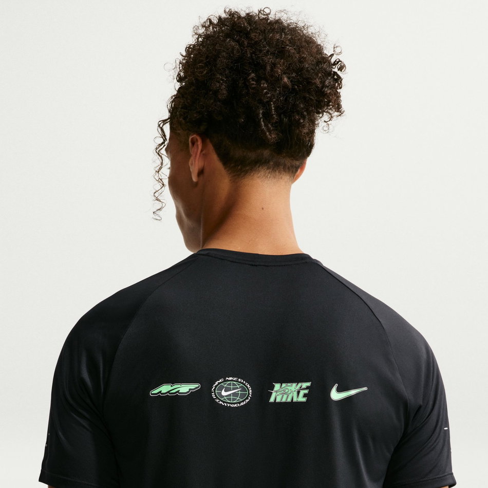 Dri-FIT ADV Stride Unstop Ss Top Erkek Siyah Tişört