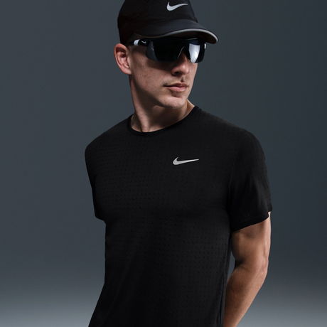 NIKE - Dri-FIT Breathe Miler SS Top Erkek Siyah Tişört