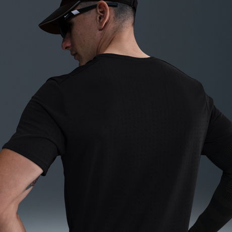 NIKE - Dri-FIT Breathe Miler SS Top Erkek Siyah Tişört (1)