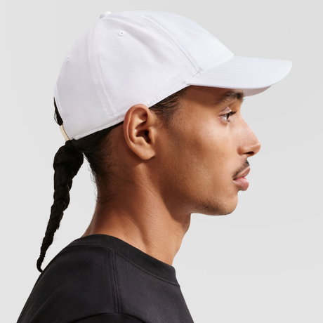 NIKE - Dri-FIT Club Cap Metal Swoosh L Beyaz Şapka (1)