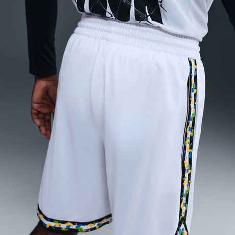 NIKE - Dri-FIT DNA 8