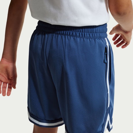 NIKE - Dri-FIT DNA Short 5IN Çocuk Mavi Şort (1)