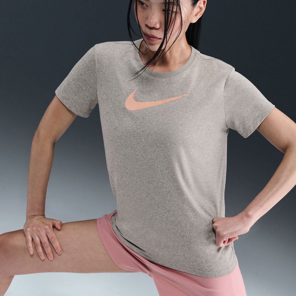 Dri-FIT Graphic Tee Kadın Tişört