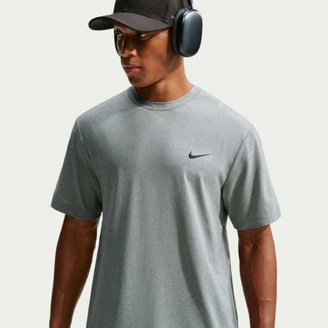 NIKE - Dri-FIT Hyverse Erkek Tişört (1)