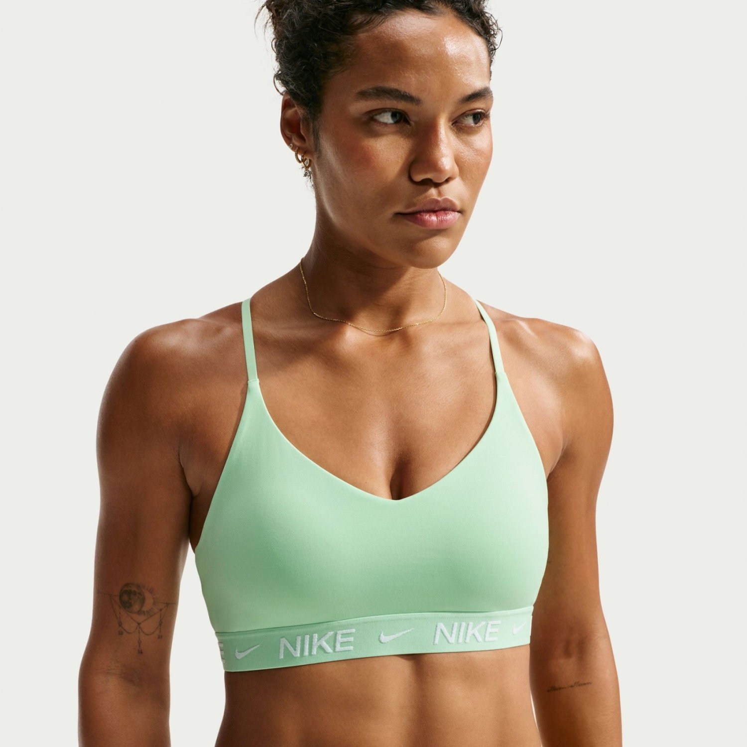 Женский спортивный бра Nike Dri-FIT Indy Hafif Destekli Pedli Bra Sporcu Sütyeni