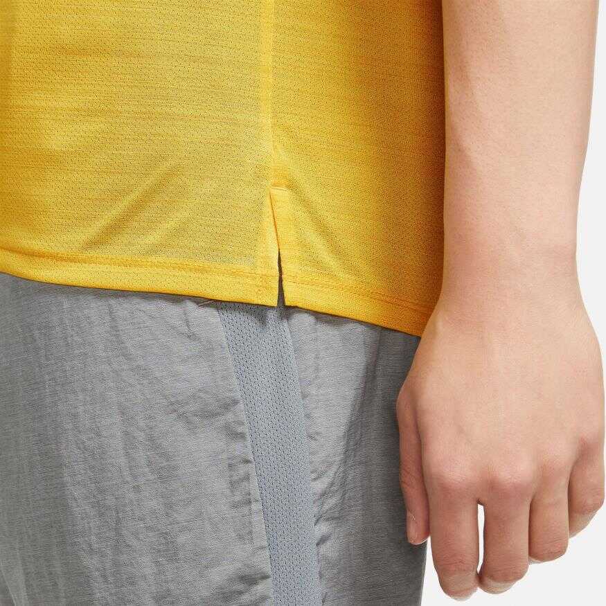Dri Fit Miler Breathe Short-Sleeve Erkek Tişört