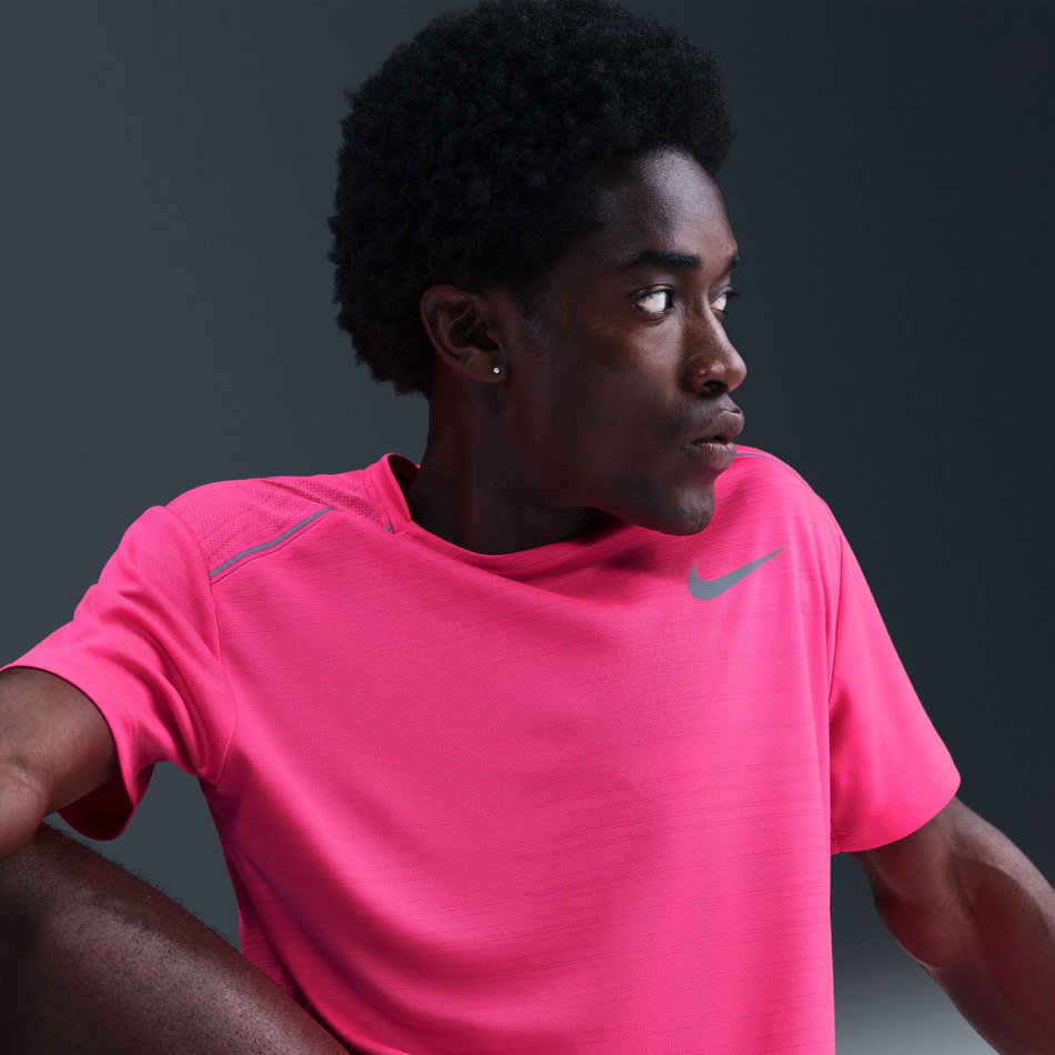 Dri-FIT Miler Erkek Pembe Koşu Tişörtü