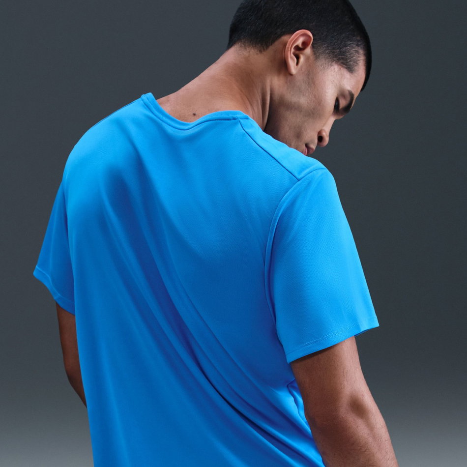 Dri-FIT Miler UV Erkek Mavi Koşu Tişörtü