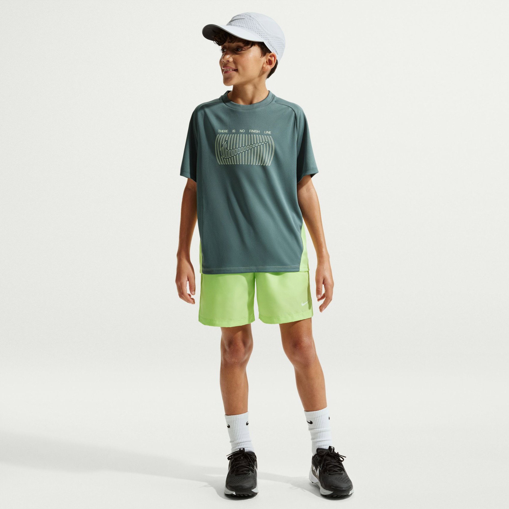 NIKE - Dri-FIT Multi Woven Short Çocuk Yeşil Şort
