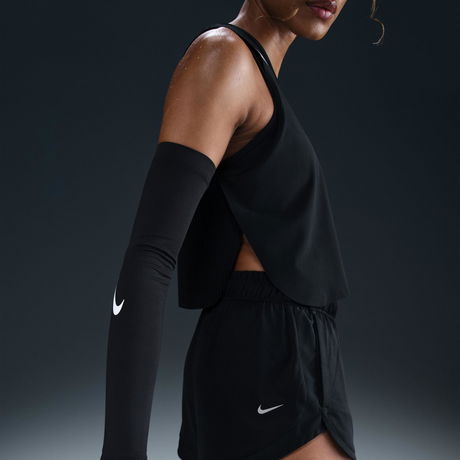 NIKE - Dri-FIT Run NVLT 2 BR Short Kadın Şort (1)