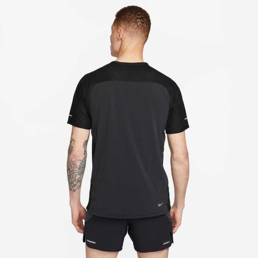 Dri-FIT Solar Chase Short-Sleeve Top Erkek Tişört