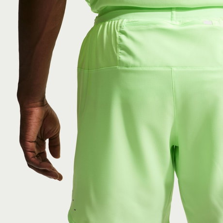 NIKE - Dri-FIT Stride 2in1 7In Short Erkek Yeşil Şort (1)