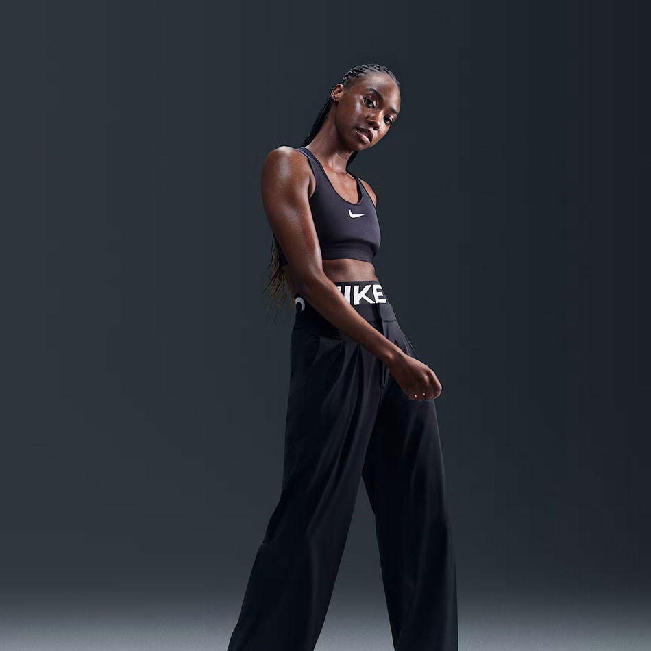 Dri-FIT Swoosh Hafif Destekli Ayarlanabilir Kadın Sporcu Sütyeni