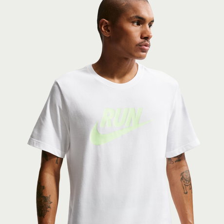 NIKE - Dri-FIT Tee Run Swoosh Erkek Beyaz Tişört