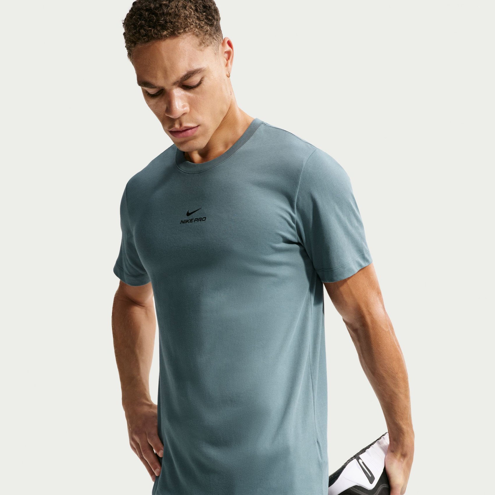 NIKE - Dri-FIT Tee Std Pro Erkek Yeşil Tişört