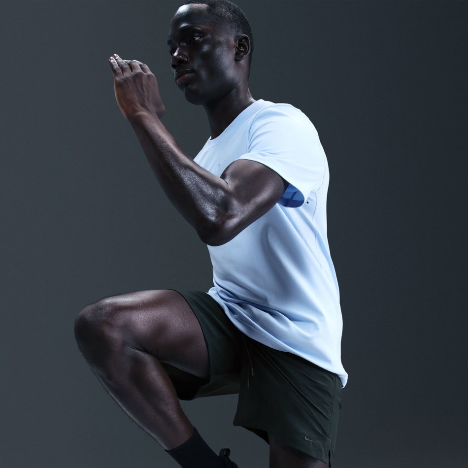 Dri-FIT Unlimited Woven 7