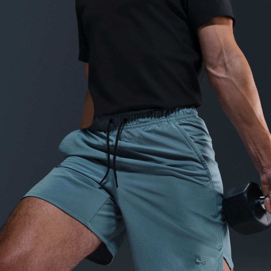 Dri-FIT Unlimited Woven 7