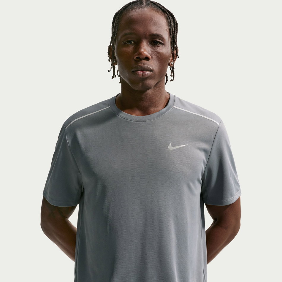 Dri-FIT UV Miler Ss Erkek Gri Tişört