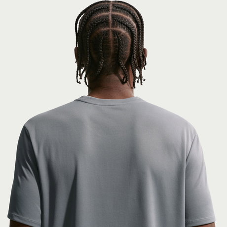 NIKE - Dri-FIT UV Miler Ss Erkek Gri Tişört (1)