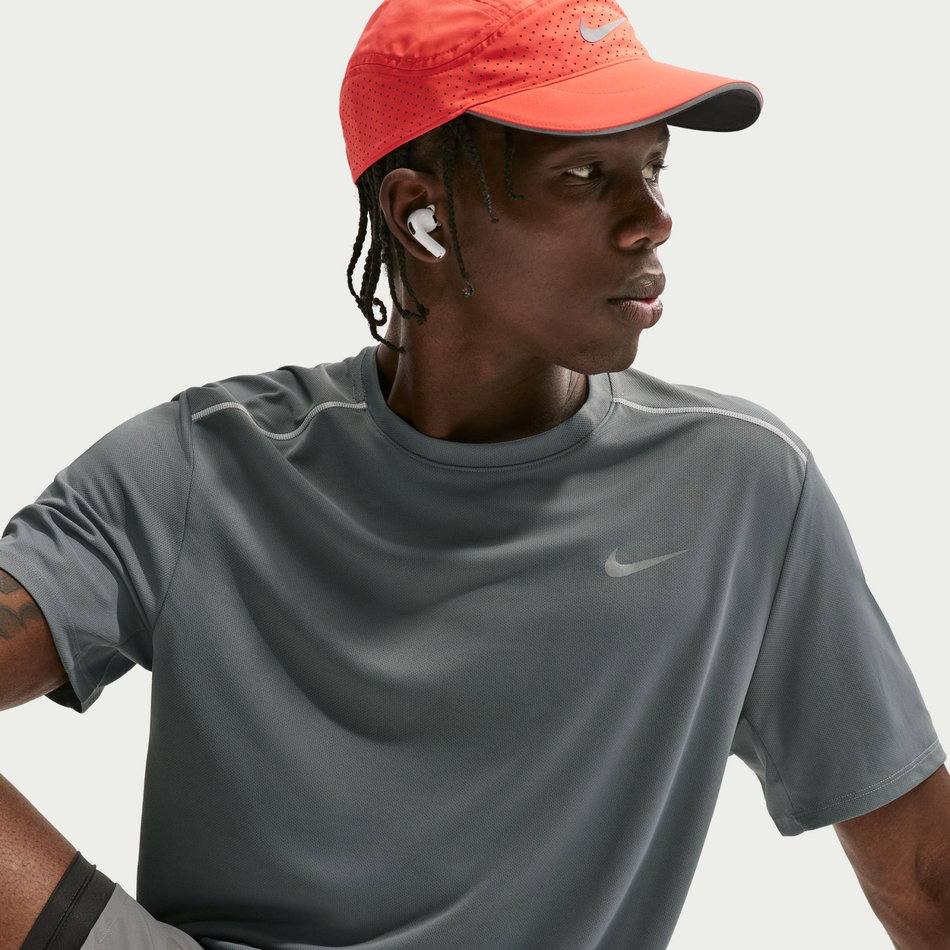 Dri-FIT UV Miler Ss Erkek Gri Tişört