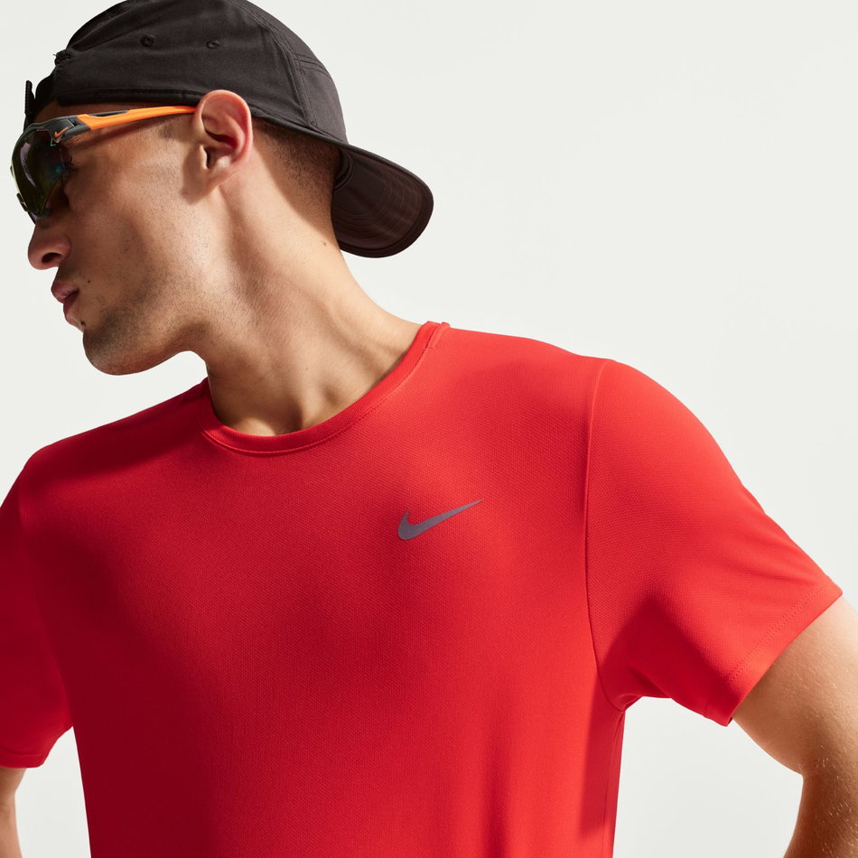Dri-FIT Uv Miler Ss Erkek Kırmızı Tişört