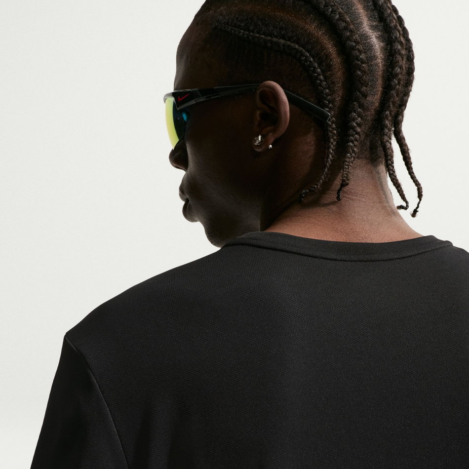 Dri-FIT UV Miler Ss Erkek Siyah Tişört