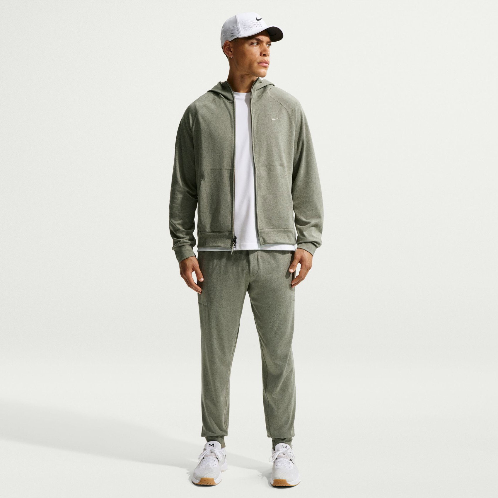 NIKE - Dri-FIT UV Primary Nano Jogger Erkek Yeşil Eşofman Altı