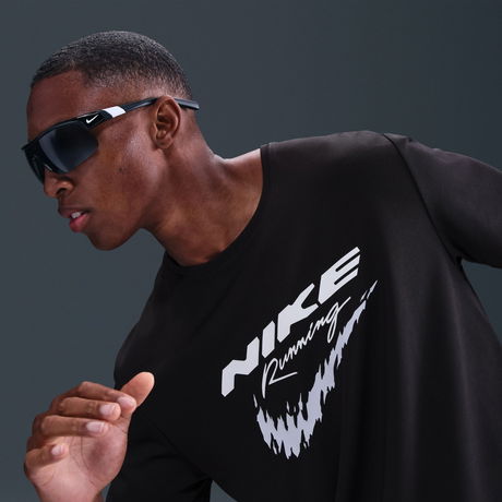 NIKE - Dri-FIT UV Run Energy Miler SS Erkek Siyah Tişört