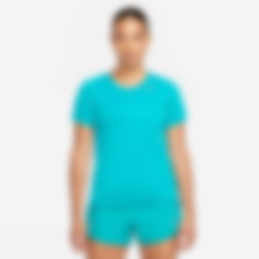 NIKE - Fast Dri Fit Short-Sleeve Top Kadın Tişört (1)