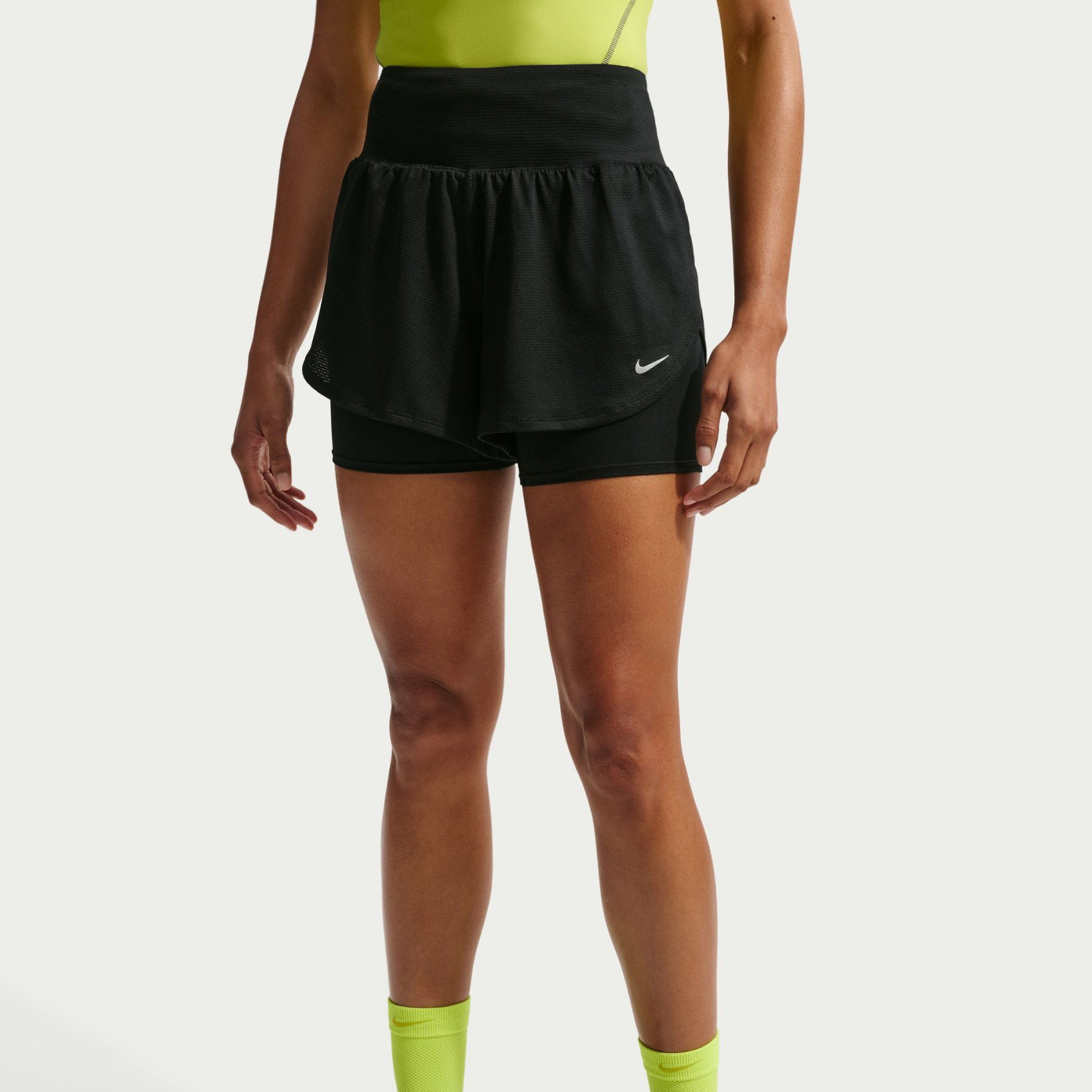NIKE - Flow Mesh Dri-FIT 2N1 Short Kadın Siyah Şort