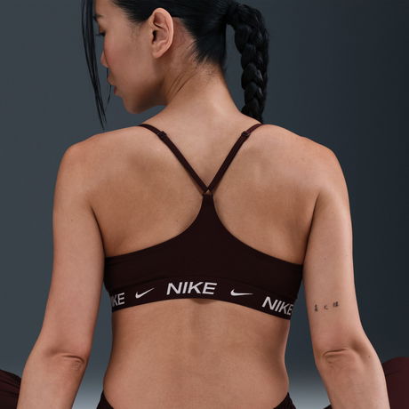 NIKE - Indy Dri-FIT Hafif Destekli Pedli Bra Kadın Sporcu Sütyeni (1)