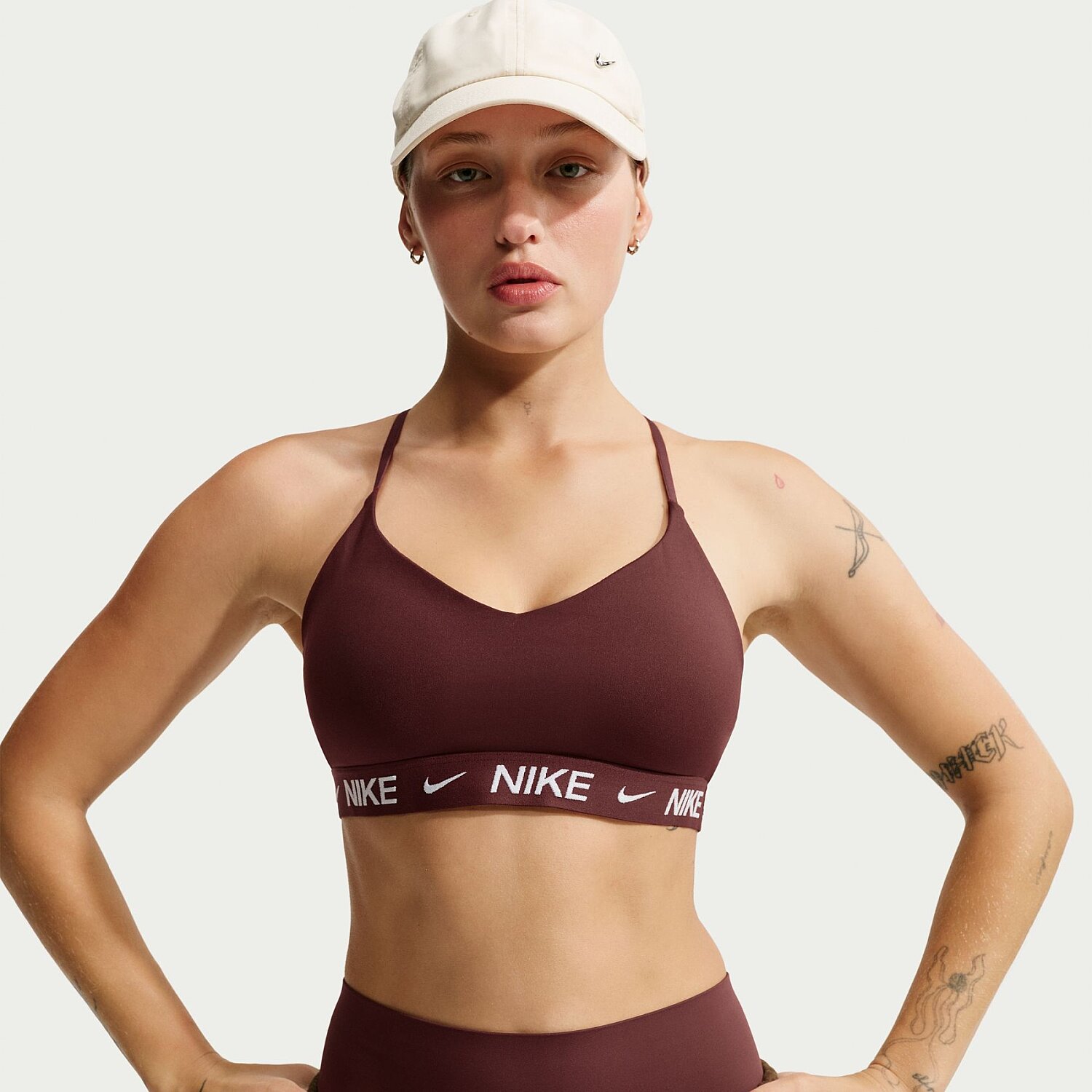 Женский спортивный бра Nike Indy Dri-FIT Light Support Bra Sporcu Sütyeni