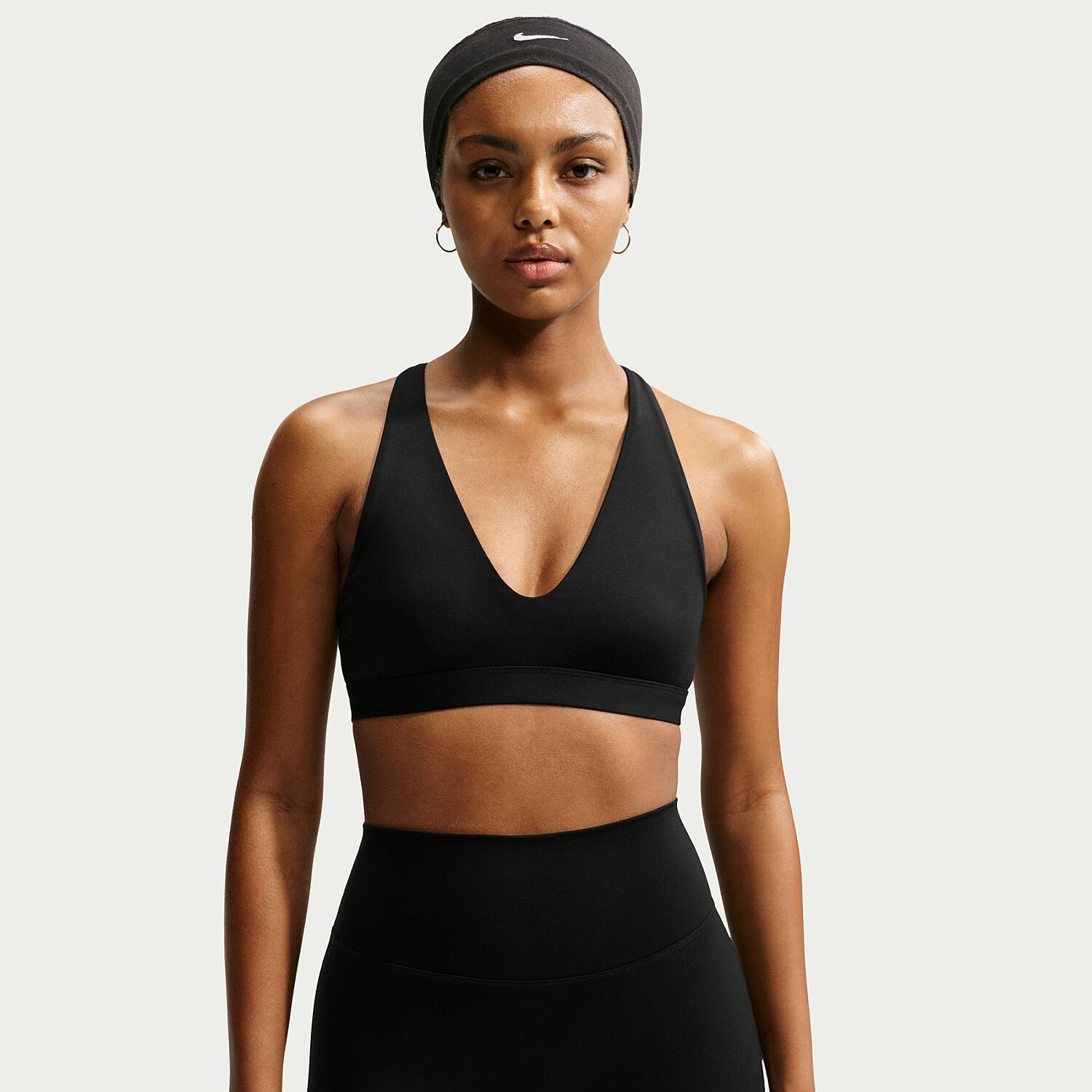 Женский спортивный бра Nike Indy Dri-FIT Strappy Bra Sporcu Sütyeni