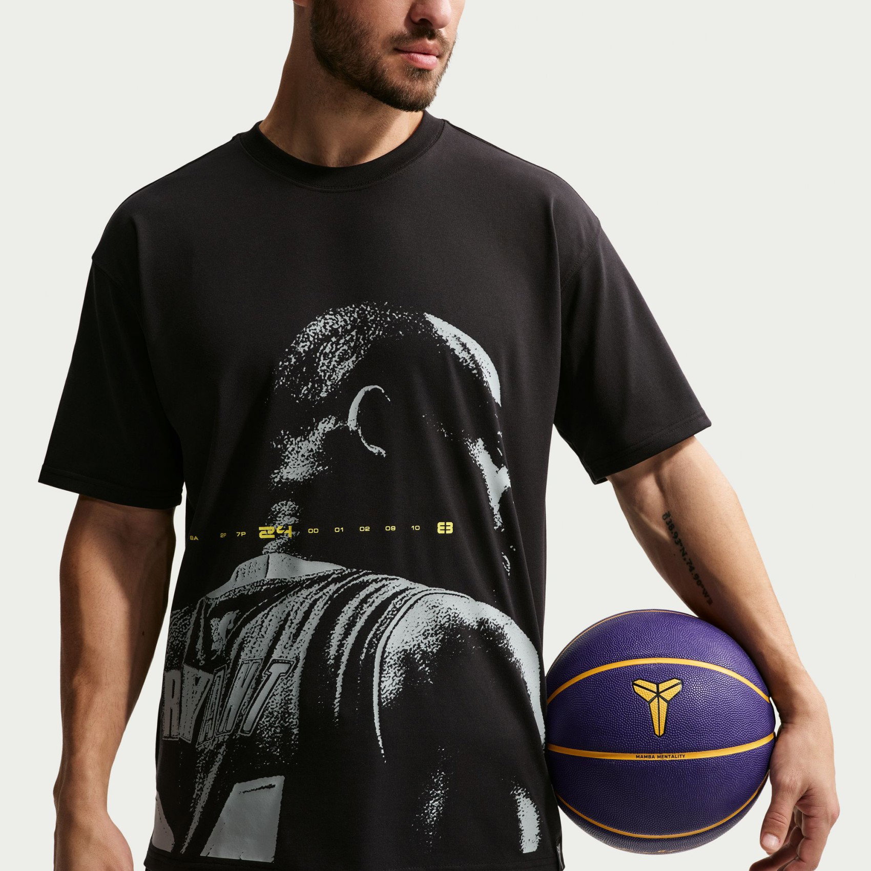 Nike Kobe Dri-FIT Tee Max90 Essentials Ss Erkek Tişört IQ2376-010