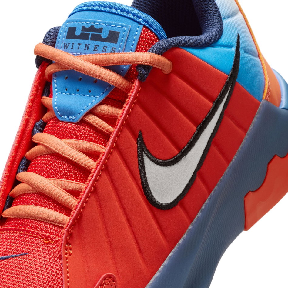 LeBron Witness 9 