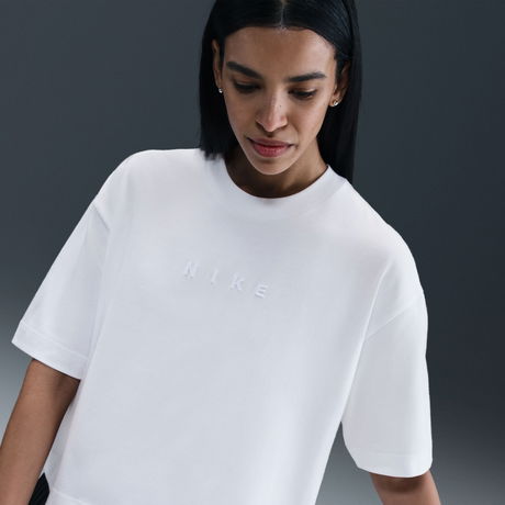 NIKE - Luxe SS Tee Boxy Kadın Beyaz Tişört