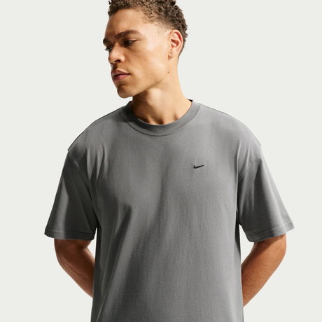 NIKE - Nike N.A.C. Tee Lse Patch Erkek Gri Tişört (1)